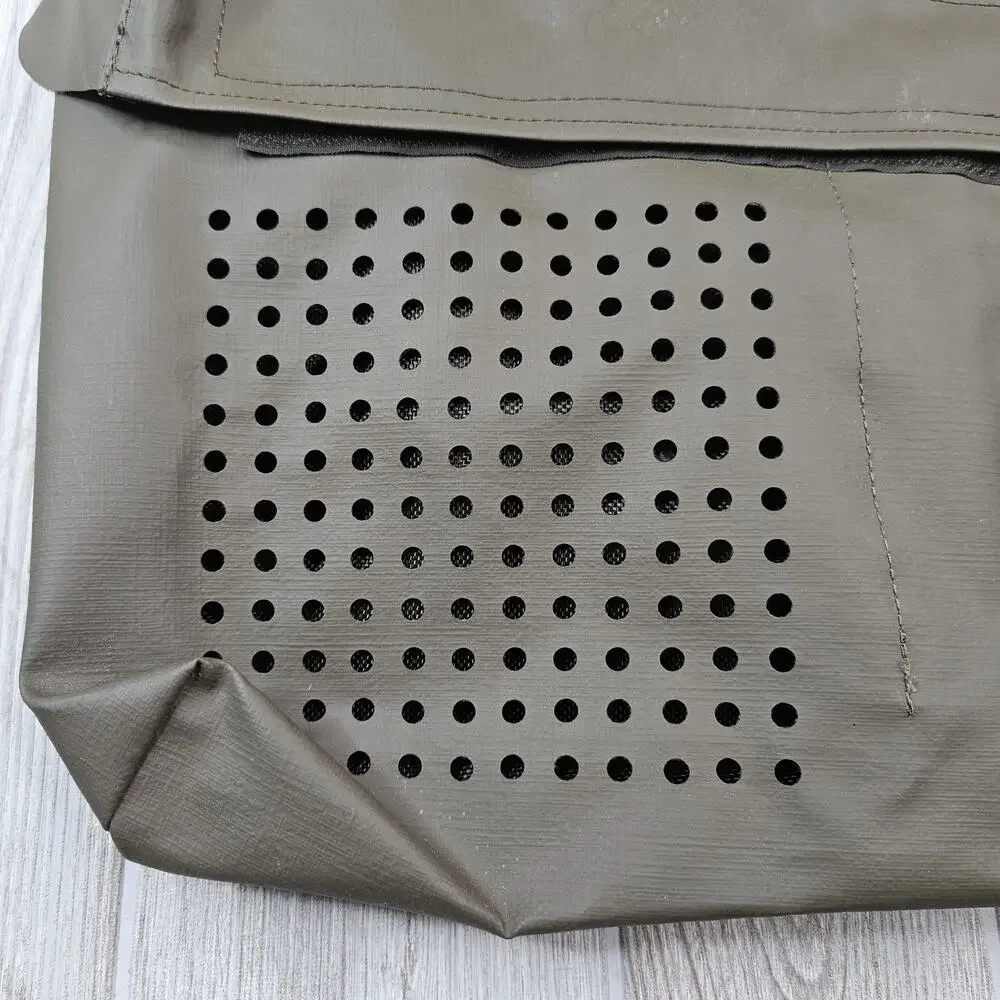 Vintage KM89 Military Gas Mask Bag Ventilated Satchel Shoulder‎ Strap EUC